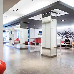 Отель Novotel Center
