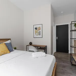 3* Hotel Le & Stone